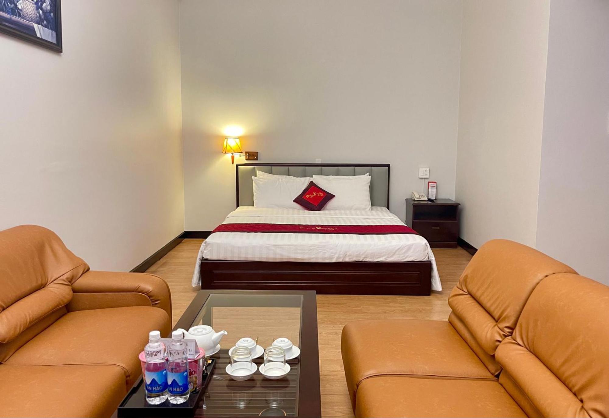 Dong Xuyen Hotel Long Xuyen Bagian luar foto